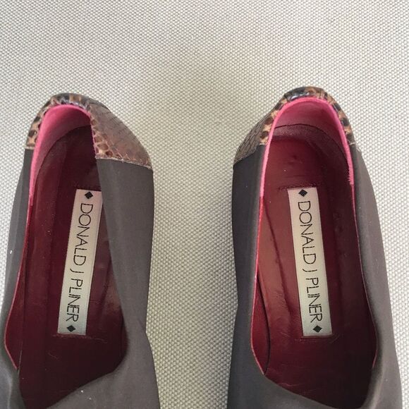 Donald J. Pliner Women's Brown shoes - Picture 5 of 7